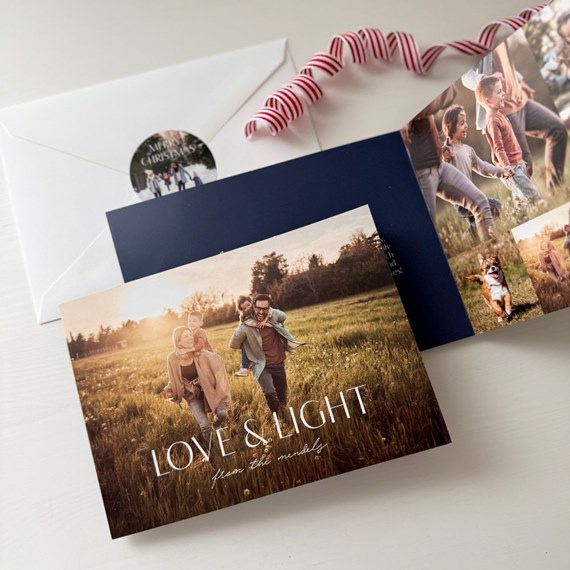 photo placeholder with text 'LOVE & LIGHT from the mundy'