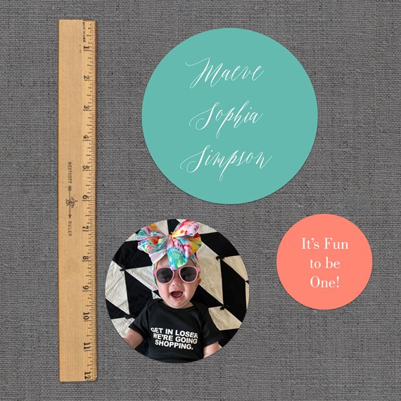 customizable text area, photo placeholder, circular elements